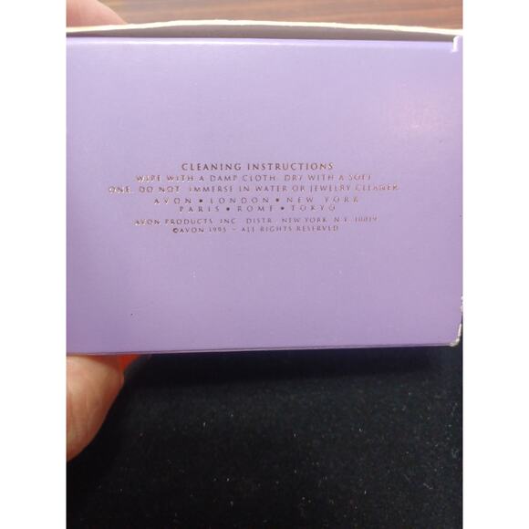 VTG 1995 Elizabeth Taylor for Avon Salmon Pink Cabochon Crystal Clip Earrings - Picture 10 of 10